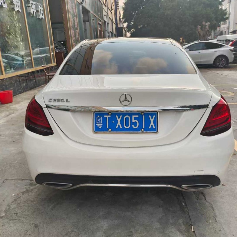 2020款 奔驰C级 C 260 L 运动版上牌时间2021年06月行驶 2020款 奔驰C级 C 260 L 运动版上牌时间2021年06月行驶