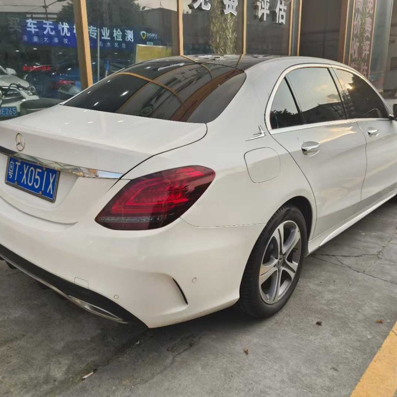 2020款 奔驰C级 C 260 L 运动版上牌时间2021年06月行驶 2020款 奔驰C级 C 260 L 运动版上牌时间2021年06月行驶