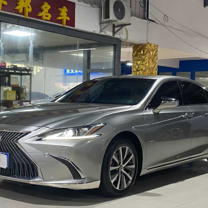 2020款 雷克萨斯ES 200 卓越版 国VI上牌时间2021年08月 2020款 雷克萨斯ES 200 卓越版 国VI上牌时间2021年08月