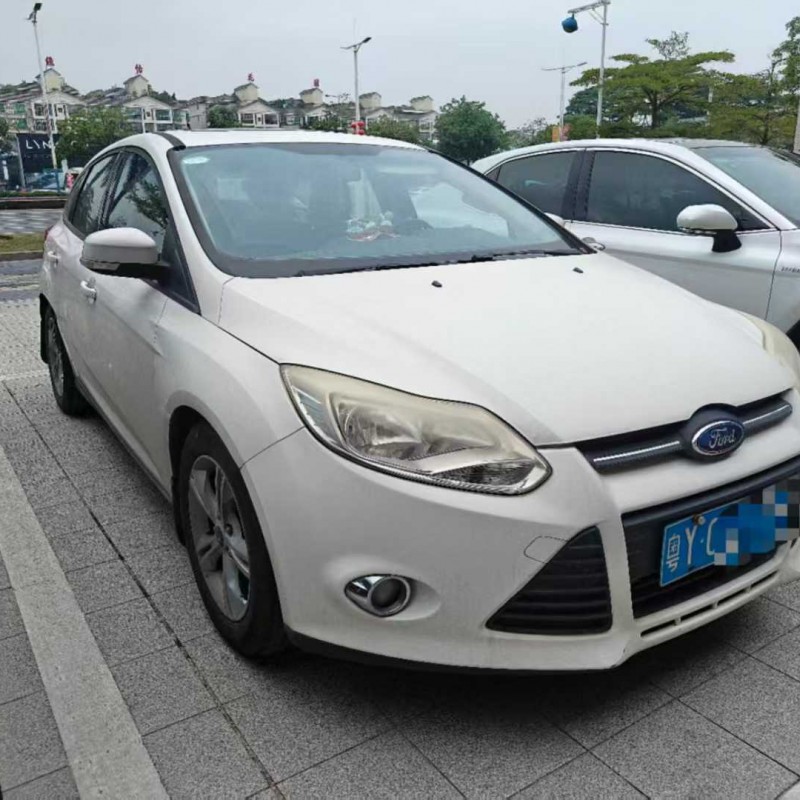 2013年7月 福特福克斯两厢 16自动挡 一手车 练手代步玩车 2013年7月 福特福克斯两厢 16自动挡 一手车 练手代步玩车