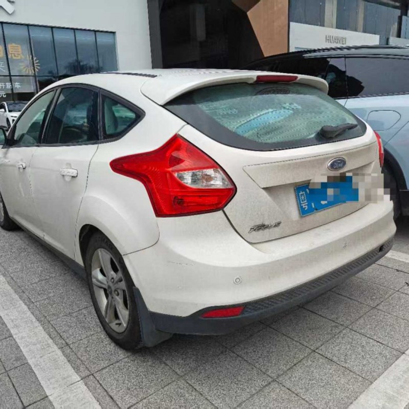 2013年7月 福特福克斯两厢 16自动挡 一手车 练手代步玩车 2013年7月 福特福克斯两厢 16自动挡 一手车 练手代步玩车