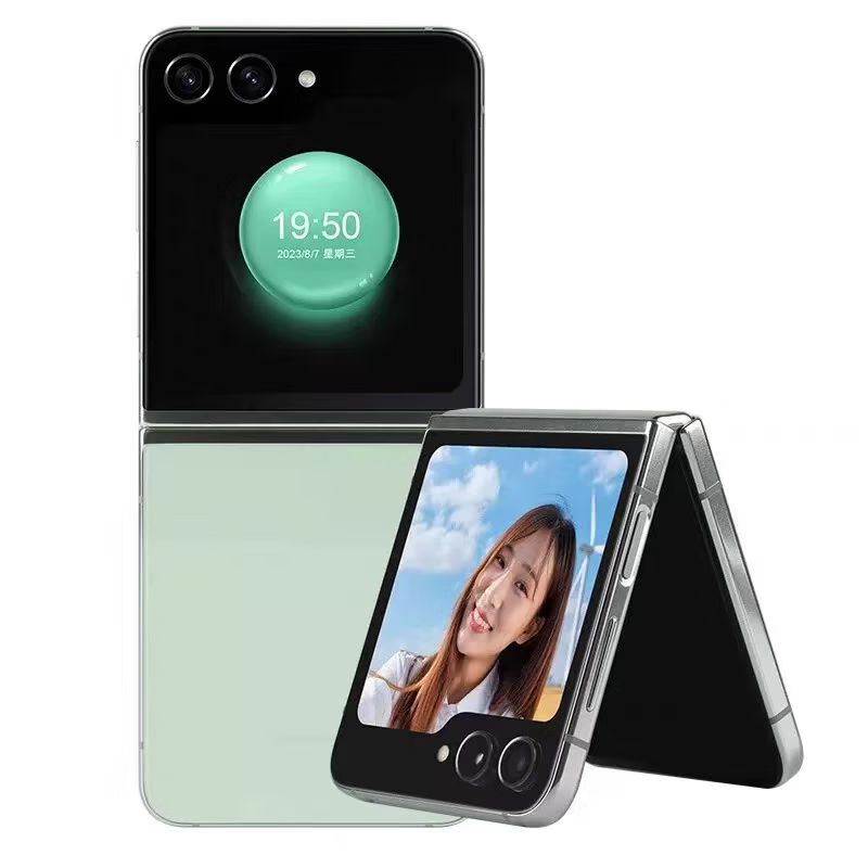 SAMSUNG Samsung/Galaxy Z Flip5 SM-F7310 small foldable 5G portable phone with slight traces of use