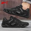 New sports outdoor men's lightweight board shoes with soft soles and versatile anti slip casual shoes from Huili Men's Shoes