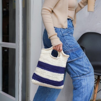 Striped handbag hand-knitted DIY stick needle wool material bag Xiaohongshu Douyin same style horizontal striped bag
