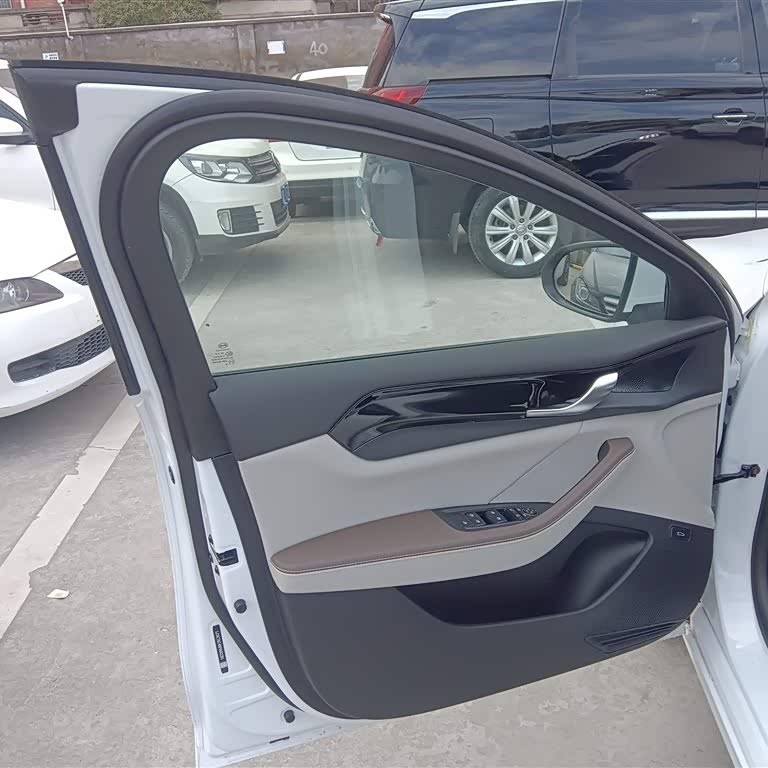 Qin PLUS 2023 Champion Edition DM-i 55KM Leading Edition Qin PLUS 2023 Champion Edition DM-i 55KM Leading Edition