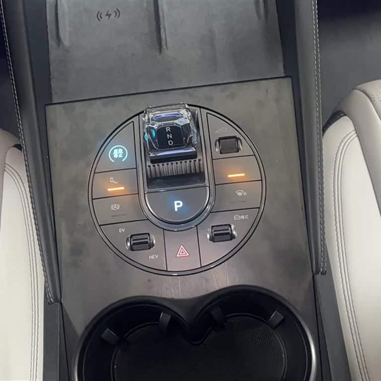 Haibao 06 New Energy 2024 DM-i 120KM Flagship Model Haibao 06 New Energy 2024 DM-i 120KM Flagship Model