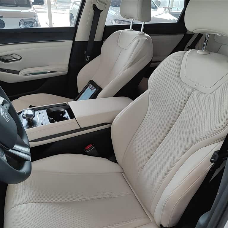 Qin L 2024 DM-i 80KM Leading Edition Qin L 2024 DM-i 80KM Leading Edition