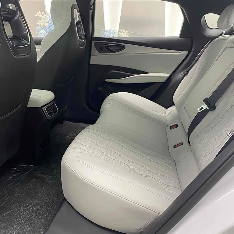 Haibao 06 New Energy 2024 DM-i 120KM Flagship Model Haibao 06 New Energy 2024 DM-i 120KM Flagship Model