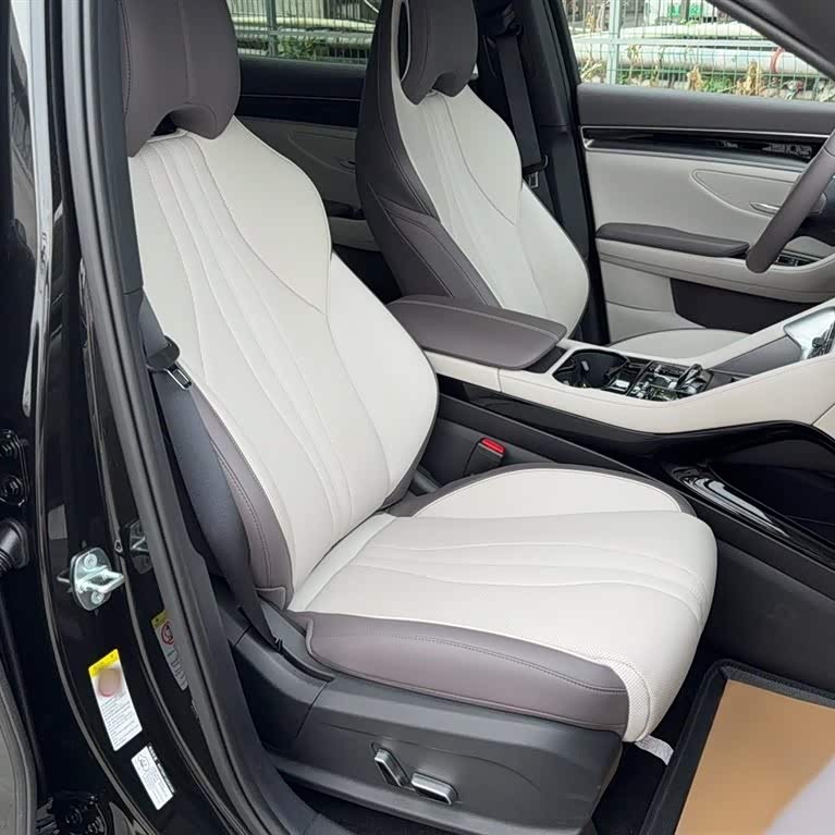Song PLUS New Energy 2025 DM-i 112KM Premium Edition Song PLUS New Energy 2025 DM-i 112KM Premium Edition