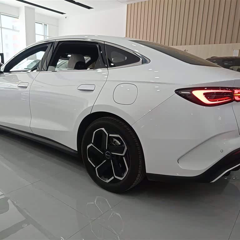 Haibao 06 New Energy 2024 DM-i 120KM Flagship Model Haibao 06 New Energy 2024 DM-i 120KM Flagship Model