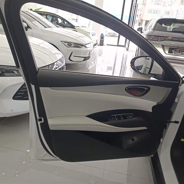 Haibao 06 New Energy 2024 DM-i 120KM Flagship Model Haibao 06 New Energy 2024 DM-i 120KM Flagship Model