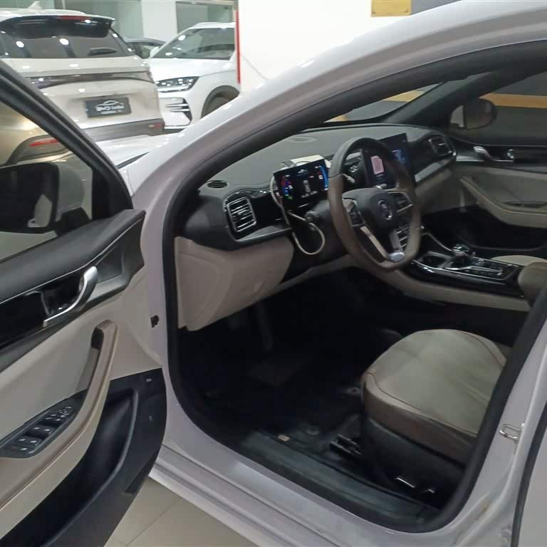 Qin PLUS 2024 Honor Edition DM-i 120KM Beyond Edition Qin PLUS 2024 Honor Edition DM-i 120KM Beyond Edition