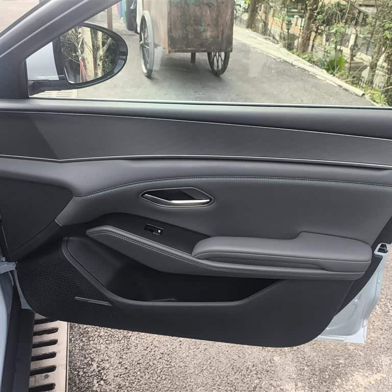 Qin L 2024 DM-i 120KM Excellence Edition Qin L 2024 DM-i 120KM Excellence Edition