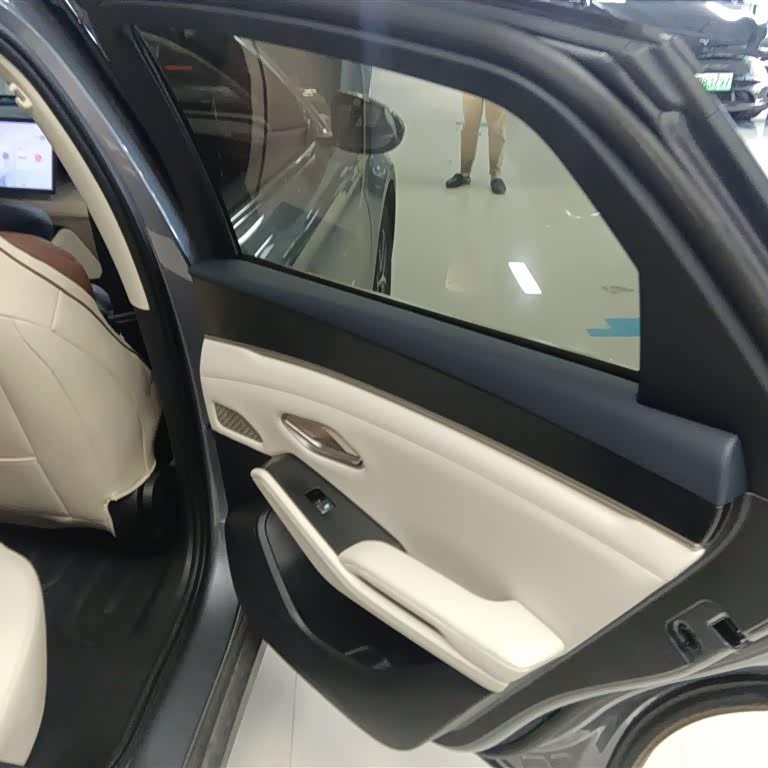Qin L 2024 DM-i 120KM Leading Edition Qin L 2024 DM-i 120KM Leading Edition