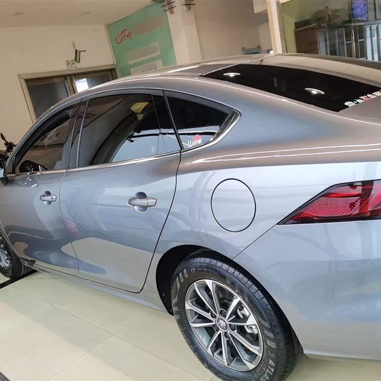 Qin PLUS 2024 Honor Edition DM-i 55KM Leading Edition Qin PLUS 2024 Honor Edition DM-i 55KM Leading Edition