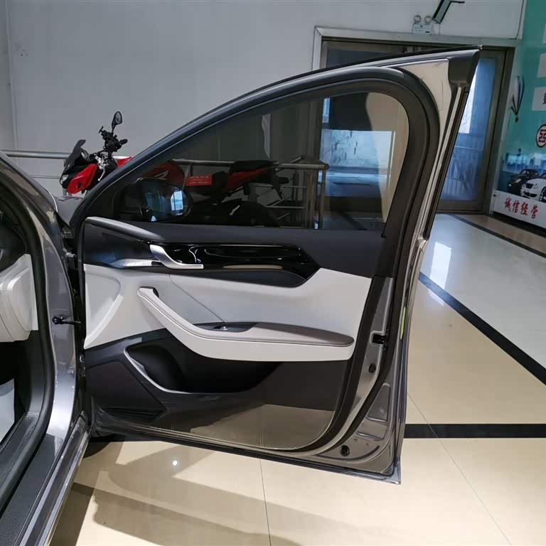 Qin PLUS 2024 Honor Edition DM-i 55KM Leading Edition Qin PLUS 2024 Honor Edition DM-i 55KM Leading Edition
