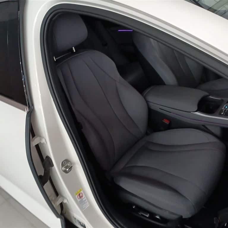 Seal 07 DM-i 2025 DM-i 1.5L 125km Premium Edition Seal 07 DM-i 2025 DM-i 1.5L 125km Premium Edition