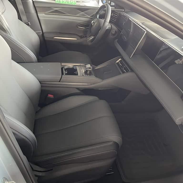 Qin L 2024 DM-i 120KM Leading Edition Qin L 2024 DM-i 120KM Leading Edition