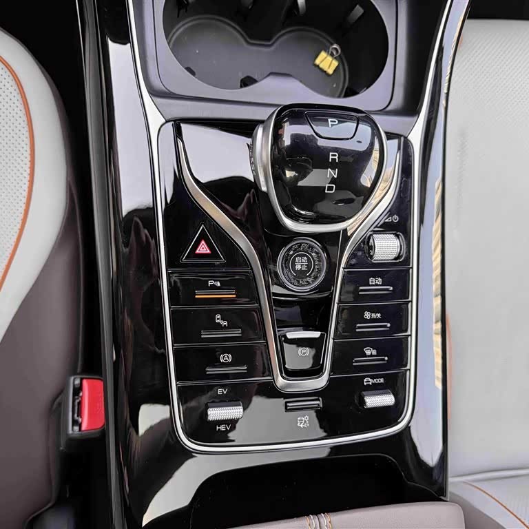Qin PLUS 2024 Honor Edition DM-i 120KM Excellence Edition Qin PLUS 2024 Honor Edition DM-i 120KM Excellence Edition