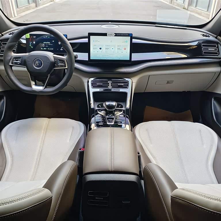 Qin PLUS 2024 Honor Edition DM-i 55KM Leading Edition Qin PLUS 2024 Honor Edition DM-i 55KM Leading Edition