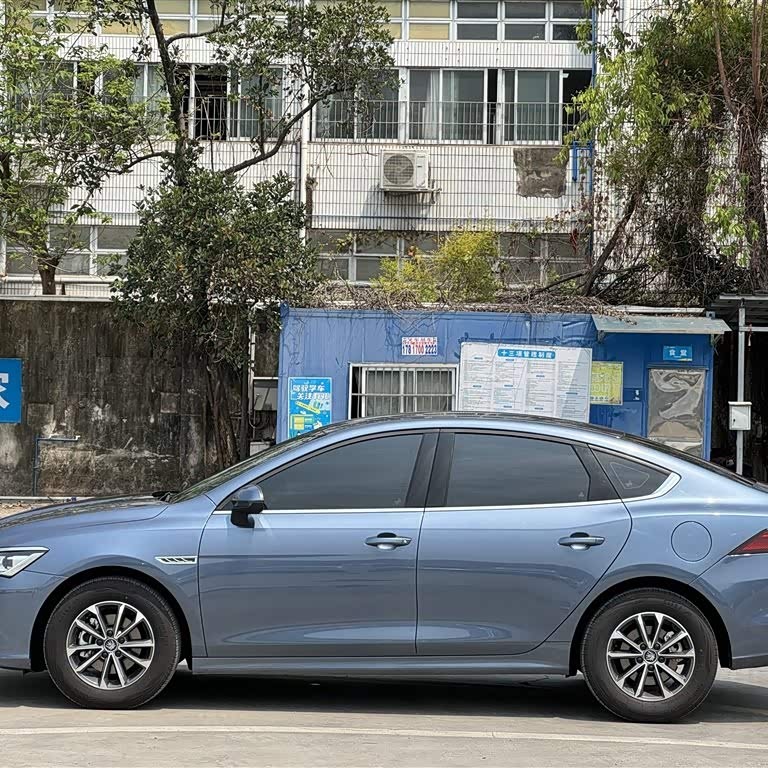 Qin PLUS 2024 Honor Edition DM-i 55KM Leading Edition Qin PLUS 2024 Honor Edition DM-i 55KM Leading Edition