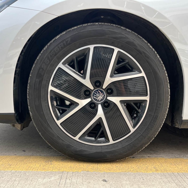 Qin L 2024 DM-i 80KM Beyond Edition Qin L 2024 DM-i 80KM Beyond Edition