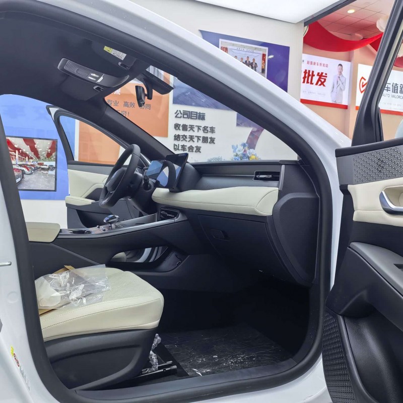 Qin PLUS 2025 DM-i Intelligent Driving Edition 55KM Leading Edition Qin PLUS 2025 DM-i Intelligent Driving Edition 55KM Leading Edition