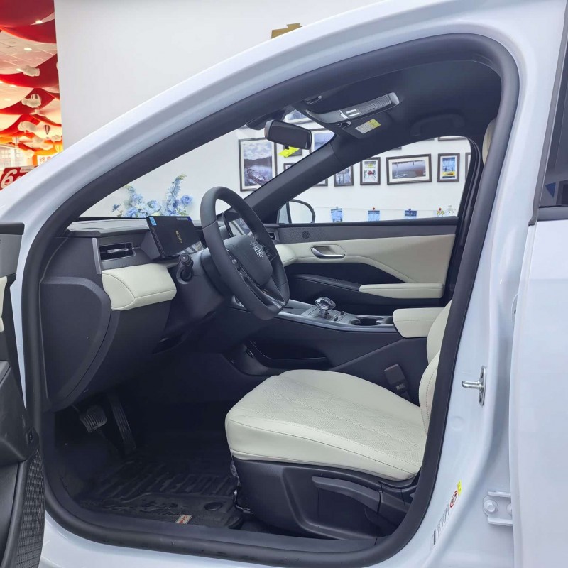 Qin PLUS 2025 DM-i Intelligent Driving Edition 55KM Leading Edition Qin PLUS 2025 DM-i Intelligent Driving Edition 55KM Leading Edition