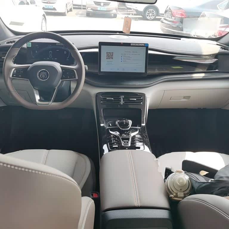 Qin PLUS 2024 Honor Edition DM-i 55KM Leading Edition Qin PLUS 2024 Honor Edition DM-i 55KM Leading Edition
