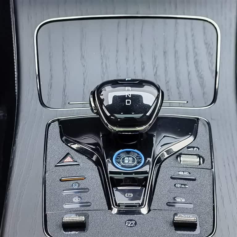 Han 2024 DM-i Honor Edition 121KM Premium Edition Han 2024 DM-i Honor Edition 121KM Premium Edition