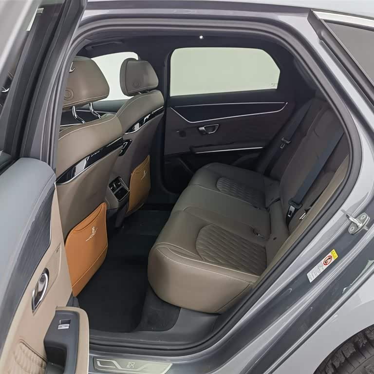 Han 2024 DM-i Honor Edition 121KM Premium Edition Han 2024 DM-i Honor Edition 121KM Premium Edition