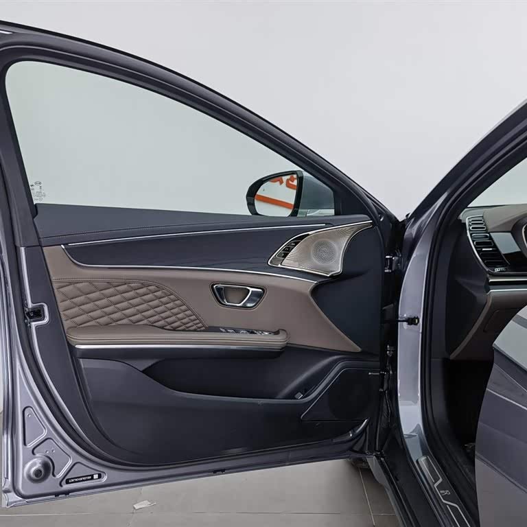 Han 2024 DM-i Honor Edition 121KM Premium Edition Han 2024 DM-i Honor Edition 121KM Premium Edition