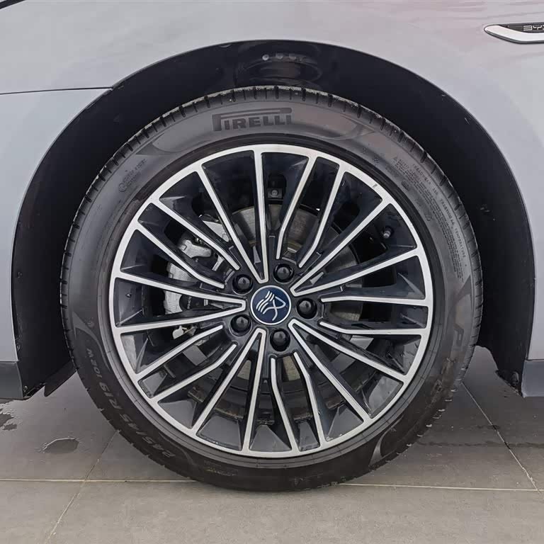 Han 2024 DM-i Honor Edition 121KM Premium Edition Han 2024 DM-i Honor Edition 121KM Premium Edition