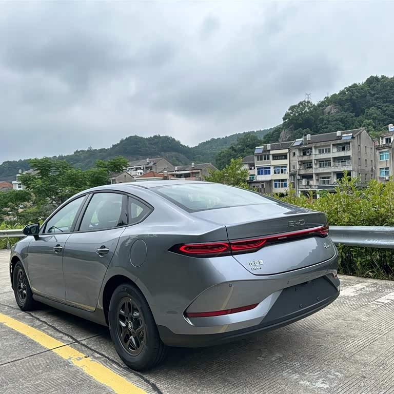 Qin PLUS 2025 DM-i Intelligent Driving Edition 55KM Beyond Edition Qin PLUS 2025 DM-i Intelligent Driving Edition 55KM Beyond Edition
