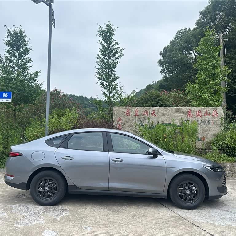 Qin PLUS 2025 DM-i Intelligent Driving Edition 55KM Beyond Edition Qin PLUS 2025 DM-i Intelligent Driving Edition 55KM Beyond Edition