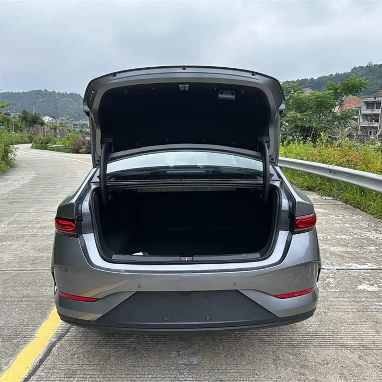 Qin PLUS 2025 DM-i Intelligent Driving Edition 55KM Beyond Edition Qin PLUS 2025 DM-i Intelligent Driving Edition 55KM Beyond Edition