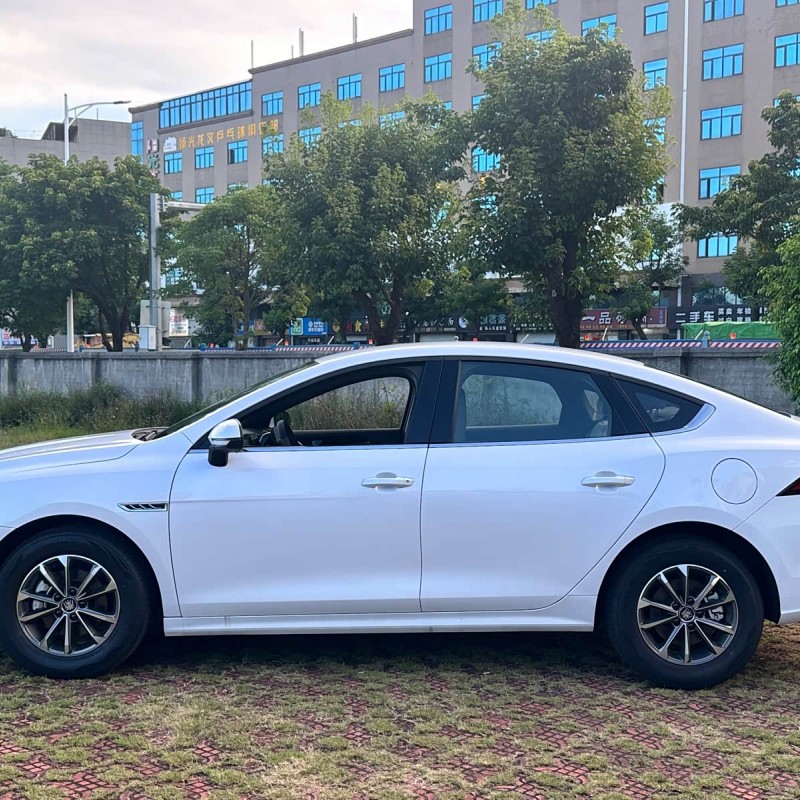Qin PLUS 2024 Honor Edition DM-i 55KM Leading Edition Qin PLUS 2024 Honor Edition DM-i 55KM Leading Edition