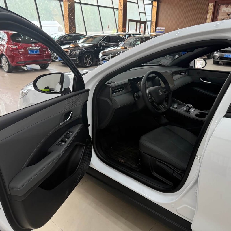 Qin PLUS 2025 DM-i Intelligent Driving Edition 55KM Leading Edition Qin PLUS 2025 DM-i Intelligent Driving Edition 55KM Leading Edition