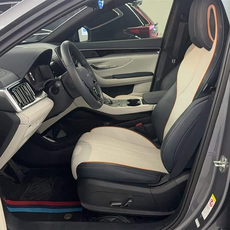 Song PLUS New Energy 2024 Honor Edition DM-i 71km Luxury Model Song PLUS New Energy 2024 Honor Edition DM-i 71km Luxury Model