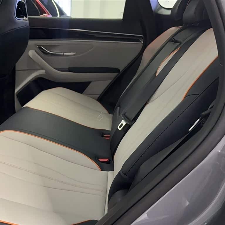 Song PLUS New Energy 2024 Honor Edition DM-i 71km Luxury Model Song PLUS New Energy 2024 Honor Edition DM-i 71km Luxury Model