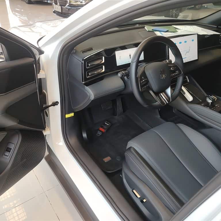 Qin L 2024 DM-i 120KM Beyond Edition Qin L 2024 DM-i 120KM Beyond Edition