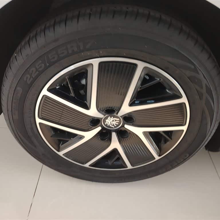 Qin L 2024 DM-i 120KM Beyond Edition Qin L 2024 DM-i 120KM Beyond Edition