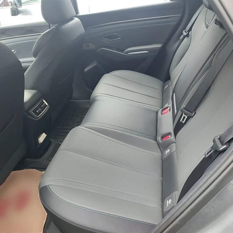 Qin L 2024 DM-i 120KM Beyond Edition Qin L 2024 DM-i 120KM Beyond Edition