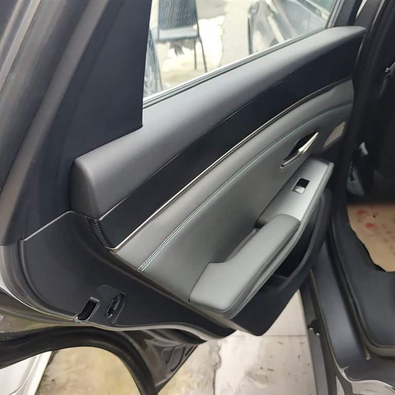 Qin L 2024 DM-i 120KM Beyond Edition Qin L 2024 DM-i 120KM Beyond Edition
