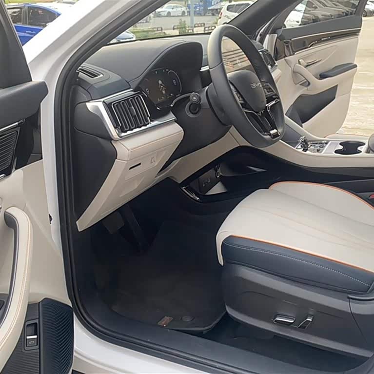 Song PLUS New Energy 2024 Honor Edition DM-i 71km Luxury Model Song PLUS New Energy 2024 Honor Edition DM-i 71km Luxury Model