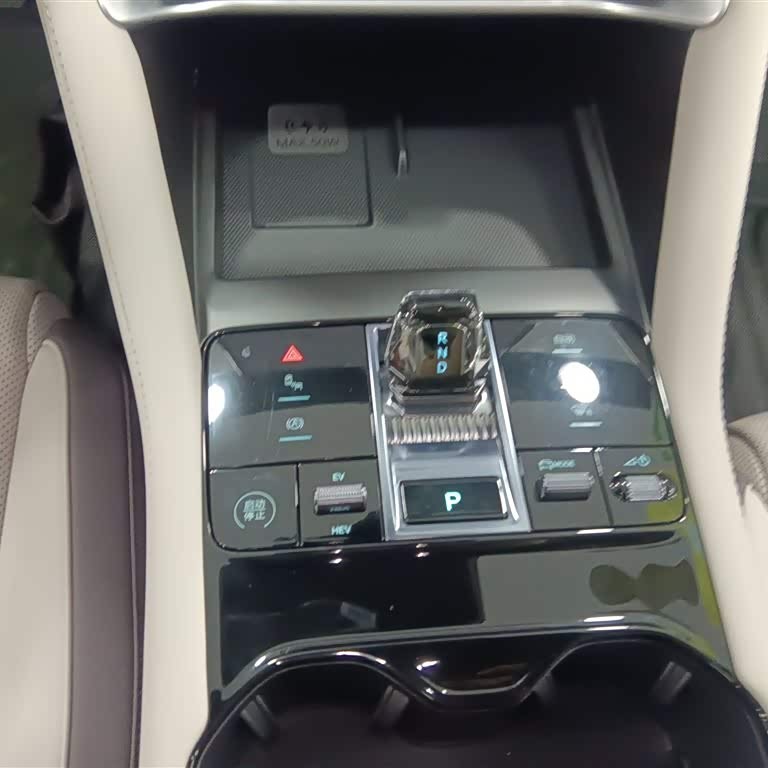Song PLUS New Energy 2025 DM-i 112KM Premium Edition Song PLUS New Energy 2025 DM-i 112KM Premium Edition