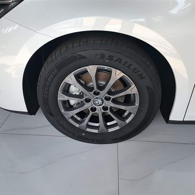 Qin L 2024 DM-i 80KM Leading Edition Qin L 2024 DM-i 80KM Leading Edition