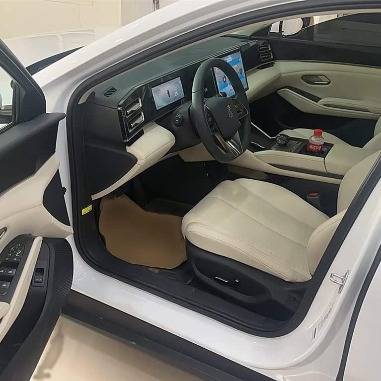 Qin L 2024 DM-i 120KM Beyond Edition Qin L 2024 DM-i 120KM Beyond Edition