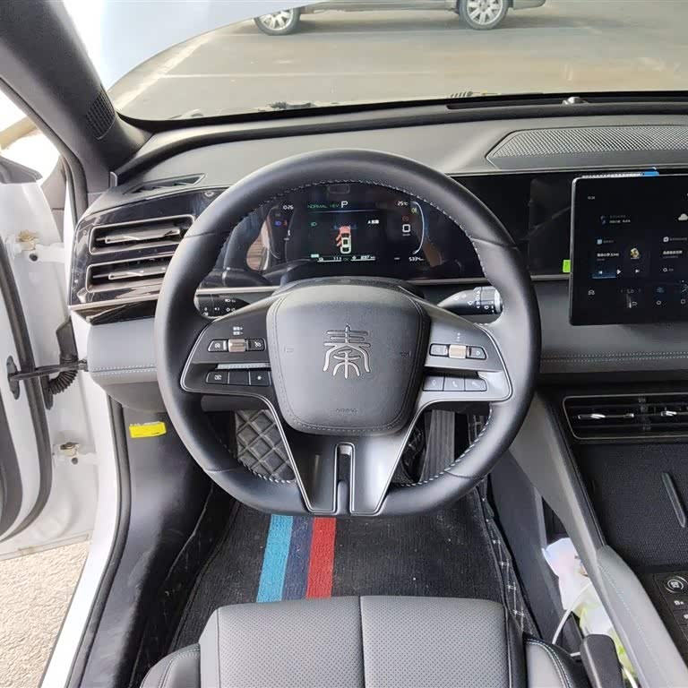 Qin L 2024 DM-i 80KM Leading Edition Qin L 2024 DM-i 80KM Leading Edition