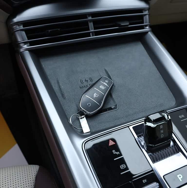 Seal 07 DM-i 2025 DM-i 1.5L 125km Premium Edition Seal 07 DM-i 2025 DM-i 1.5L 125km Premium Edition